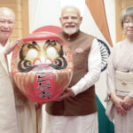पीएम मोदी को जापान में भेंट की गई दारुमा डॉल