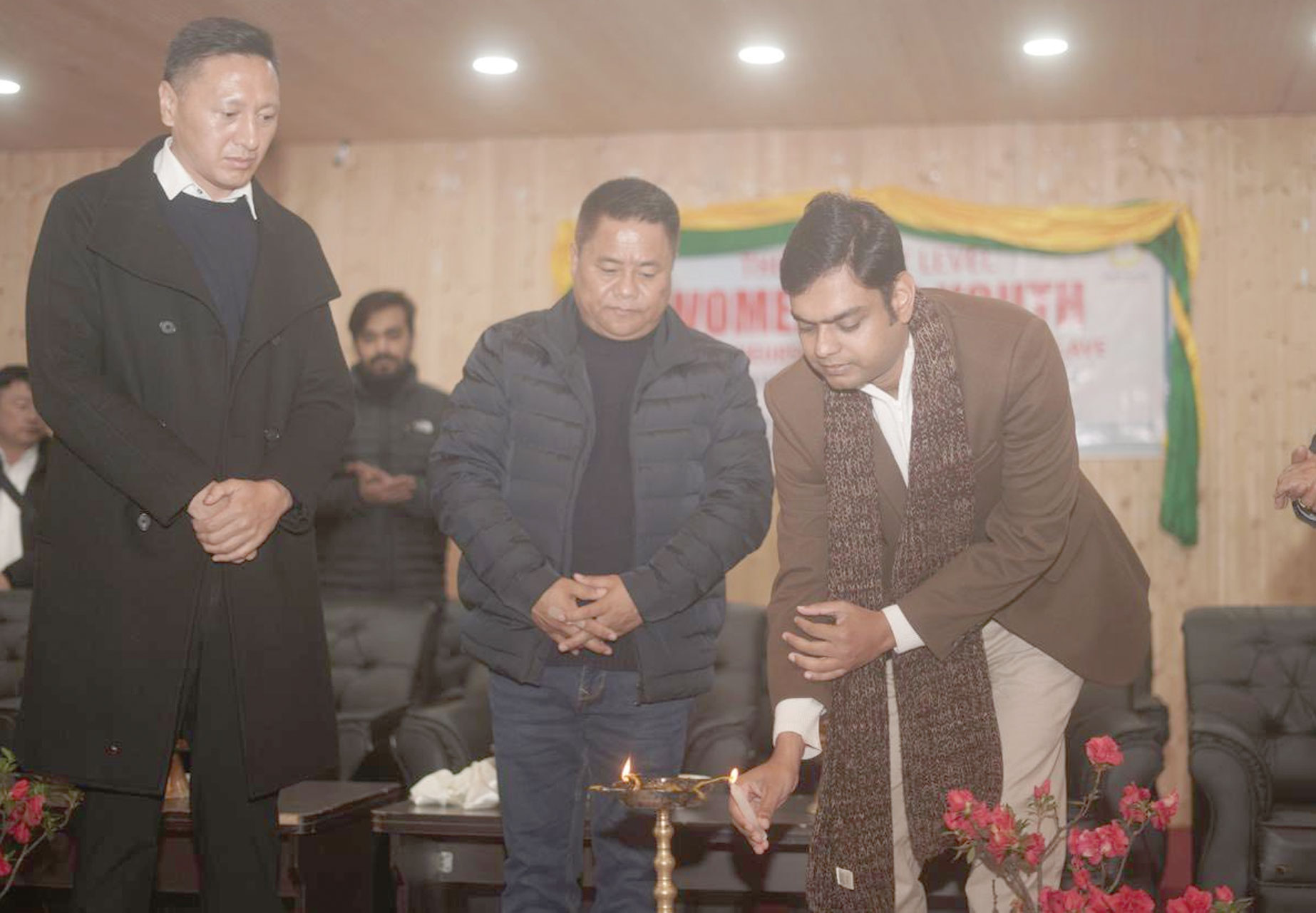 जिला स्तरीय महिला एवं युवा उद्यमिता विकास सम्मेलन आयोजित