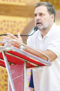 तेल की कीमतें बढ़ना महंगाई का संकेत : राहुल गांधी