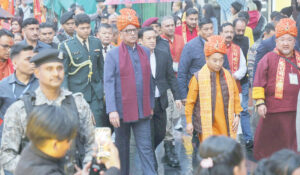 ध्वजयात्रा में शामिल हुए राज्यपाल