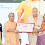 सीएम योगी ने 136 परिवारों को दिया पुनर्वास का तोहफा, बोले- डबल इंजन की सरकार जाति के चश्मे से किसी को नहीं देखती