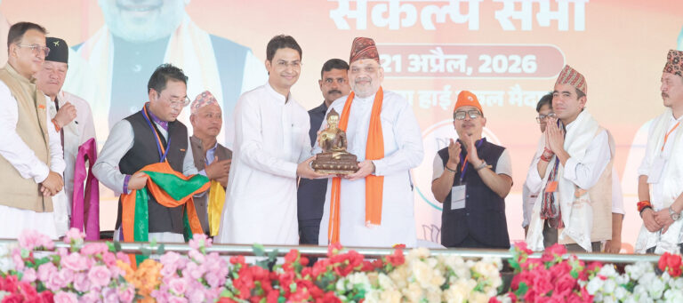 दार्जिलिंग में अमित शाह की हुंकार, कहा- दीदी का समय खत्म