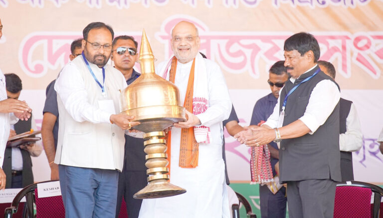 अमित शाह का कांग्रेस पर हमला, बोले- काजीरंगा को घुसपैठियों के हवाले किया