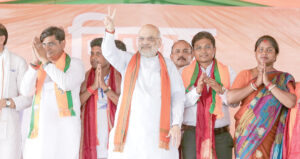 गोतस्कर हों या घुसपैठिए, सरकार बनते ही सीधे जेल भेजेंगे : अमित शाह