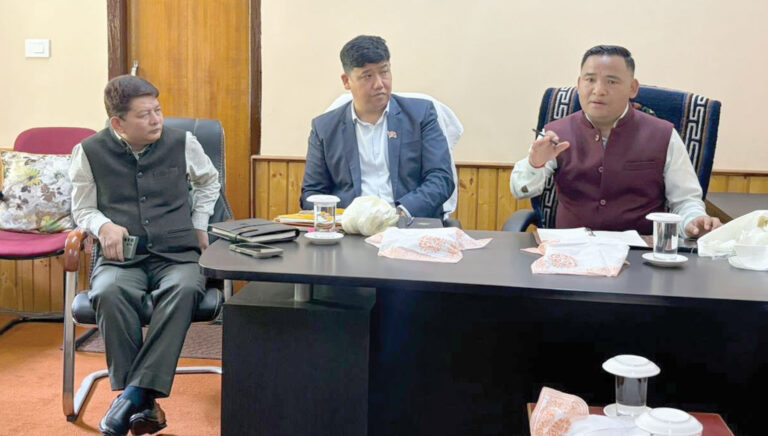 सिक्किम में पीएम दौरे और श्रम दिवस को लेकर बैठक आयोजित