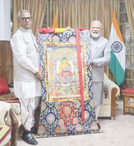 राज्यपाल ने किया प्रधानमंत्री का स्वागत