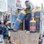 पर्यटन सीजन में LPG सिलेंडर की कमी से जूझ रहे राज्य के होटल