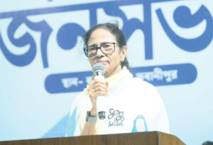 ममता बनर्जी का पीएम मोदी पर तंज, बोलीं- हुगली साफ इसलिए बोट राइड संभव