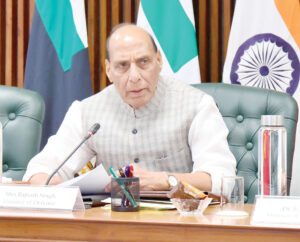 पश्चिम एशिया संकट पर भारत अलर्ट, राजनाथ सिंह बोले- हर स्थिति के लिए तैयार रहें