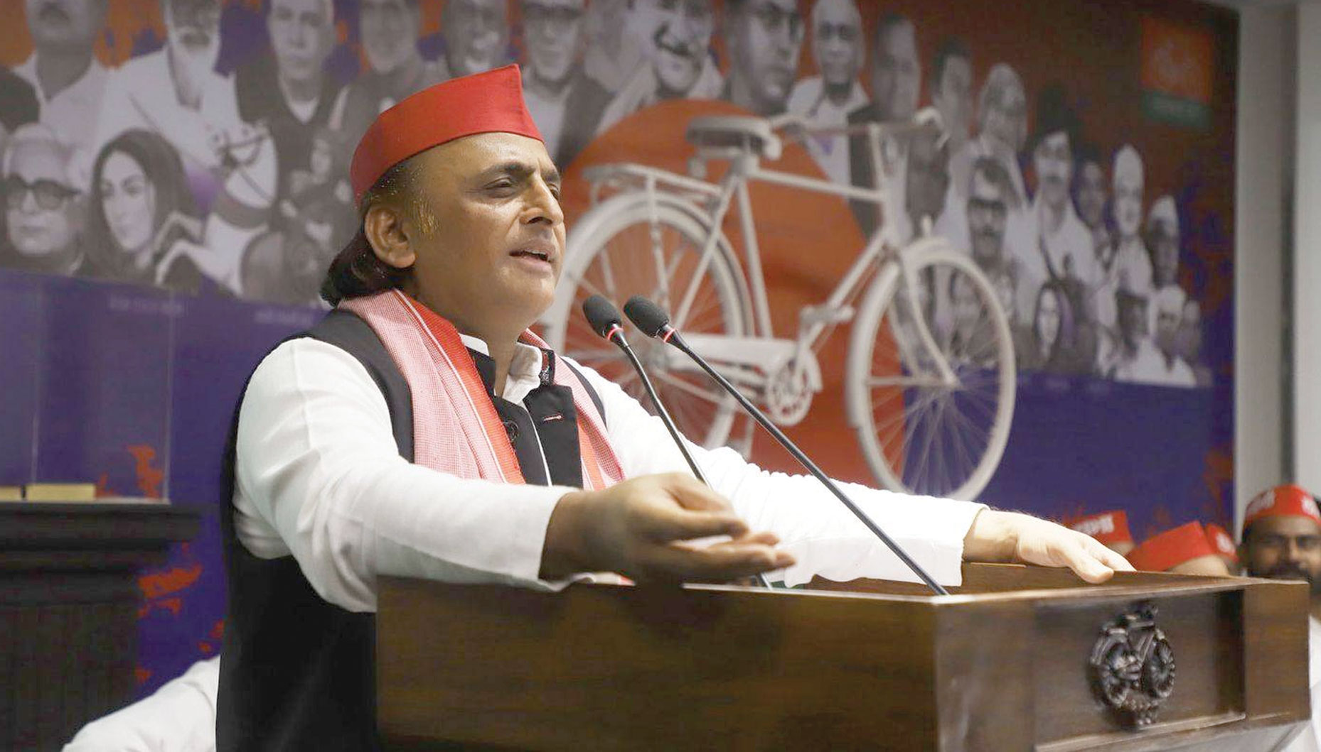 भाजपा लोकतंत्र और महिलाओं दोनों की विरोधी : अखिलेश यादव