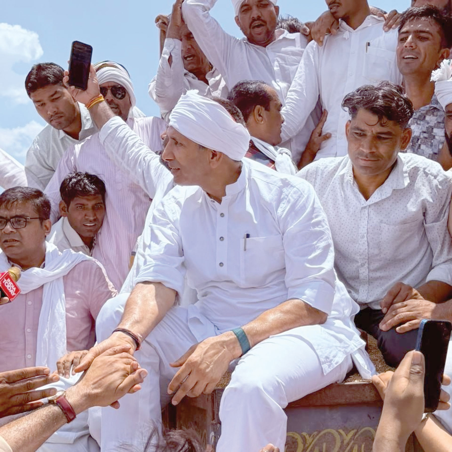 ‘BJP की तानाशाही नहीं चलेगी’ के नारों के बीच कांग्रेस का चक्काजाम