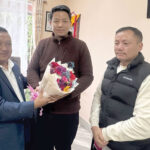 श्रम विभाग के ओएसडी ने सांसद सुब्बा से की मुलाकात