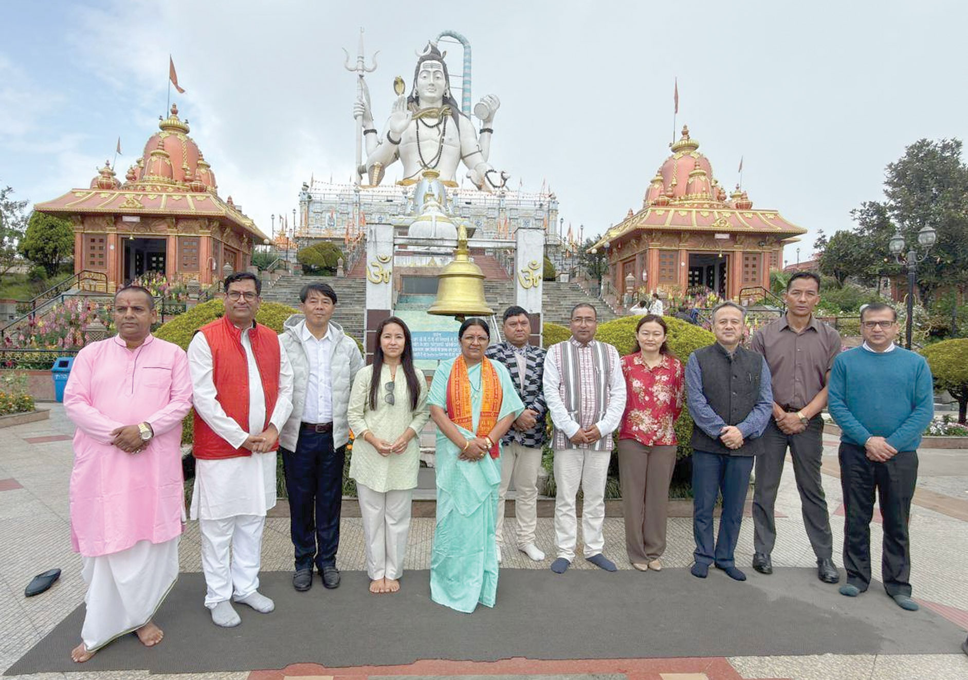 सिद्धेश्वर धाम में केंद्रीय राज्यमंत्री सावित्री ठाकुर ने की पूजा-अर्चना