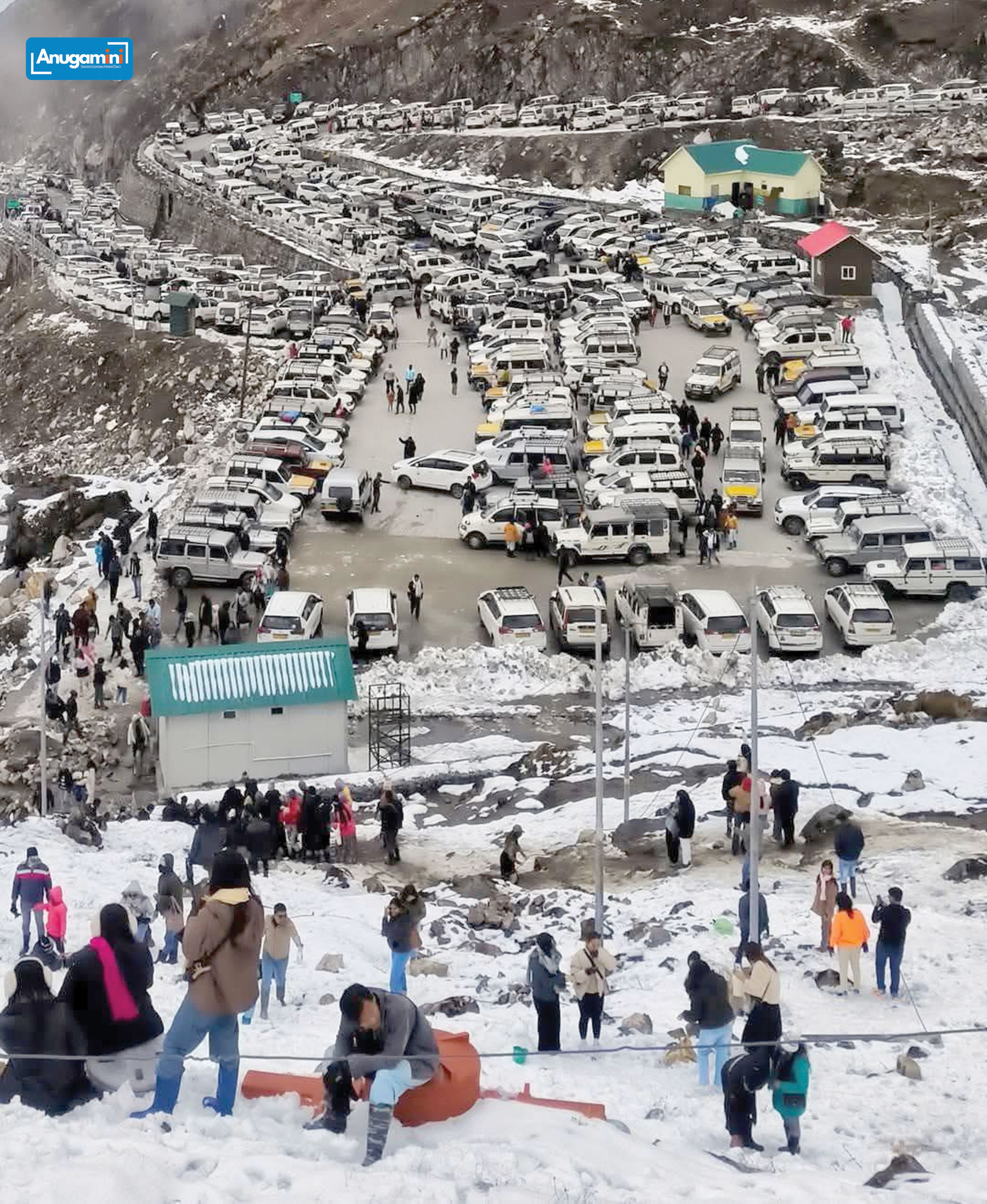 पर्यटकों से गुलजार हुआ सिक्किम, नाथुला-छांगू मार्ग पर बढ़ा ट्रैफिक दबाव