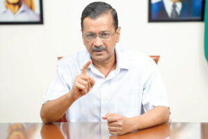 चीन आर्टिफिशियल सन बना रहा, मोदी बच्चों पर एफआईआर में व्यस्त : केजरीवाल