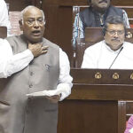शाह पर बरसे खड़गे, कहा- छात्रों को संवाद के बदले मिली लाठियां और पैलेट गन
