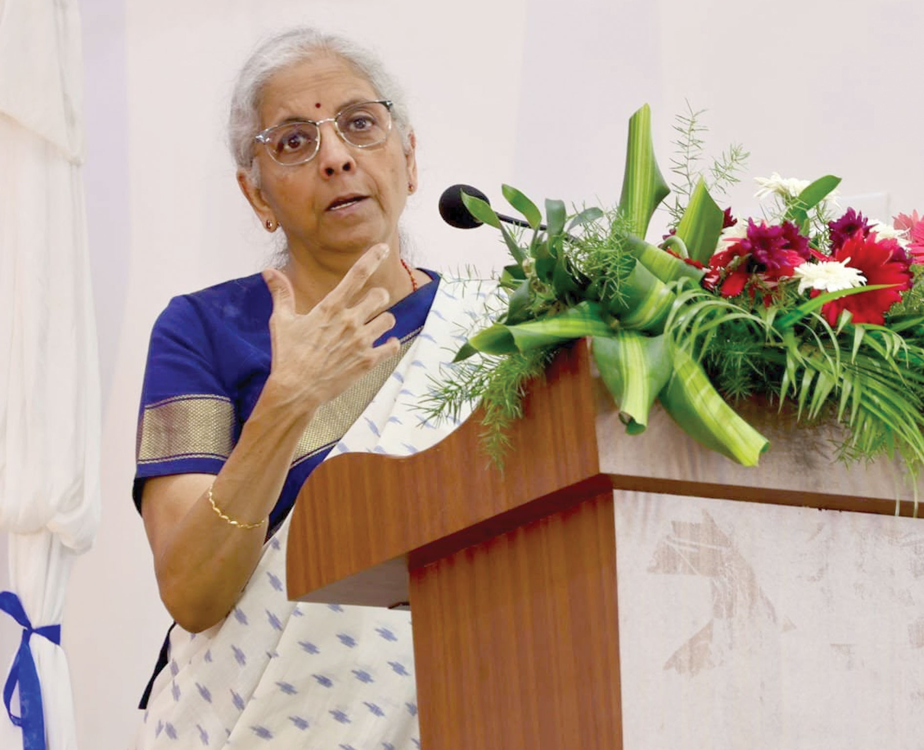 सरकार चर्चा भी चाहती है, समाधान भी : निर्मला सीतारमण