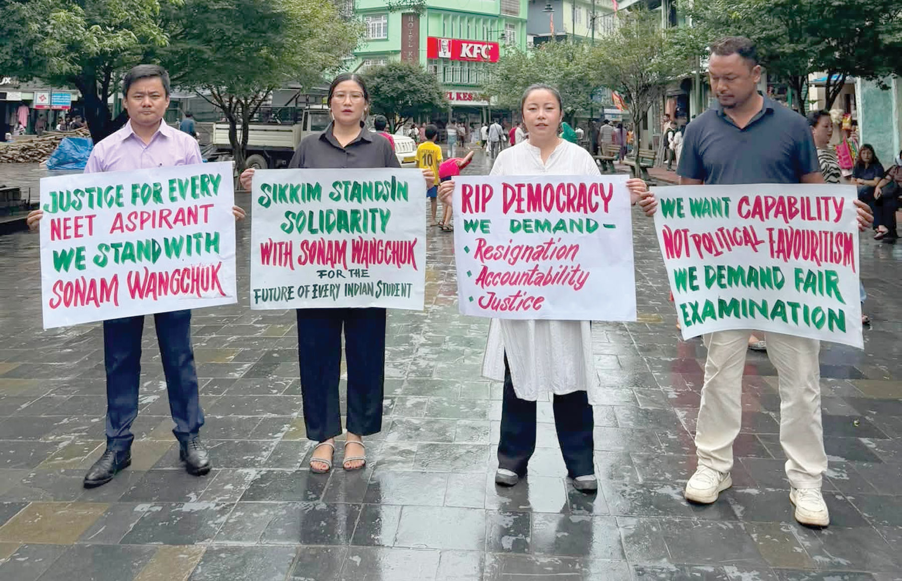 नीट पेपर लीक ने छात्रों का भविष्य दांव पर लगाया : एसडीएफ