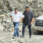 लेगशेप-गेजिंग सड़क की बदहाली पर मंत्री दहाल ने लिया जायजा