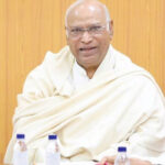 प्रदर्शनकारियों की हिरासत पर भड़के खड़गे, बोले- लोकतंत्र पर हमला बर्दाश्त नहीं